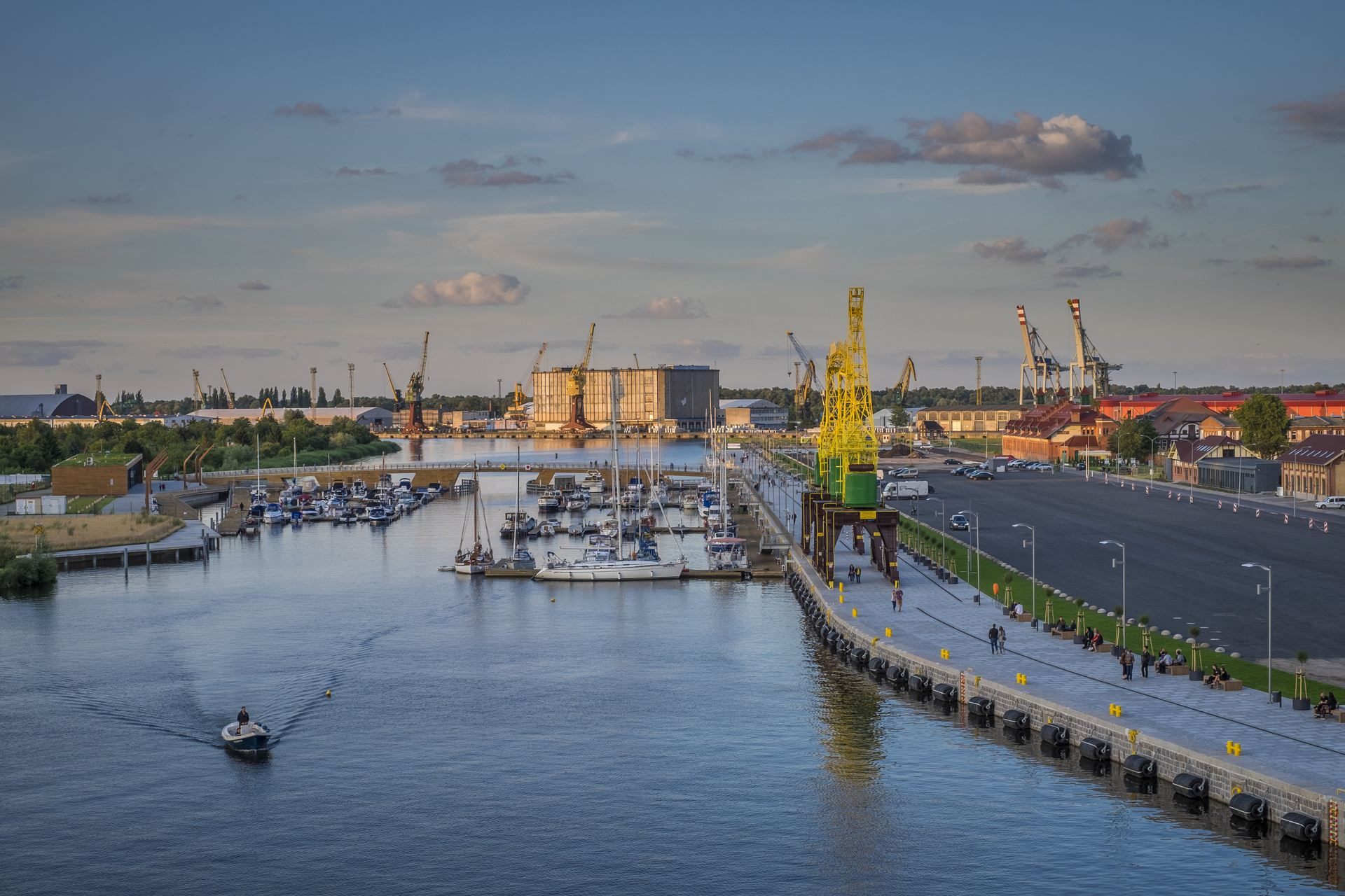 Nabrzeże i marina w Porcie Szczecin — obiekt hydrotechniczny na styku lądu i wody